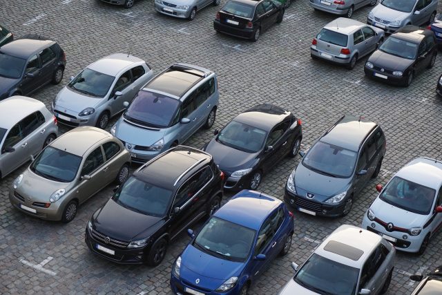 coches en un parking de Barcelona