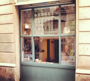 Las cafeterías también se han acostumbrado al take away