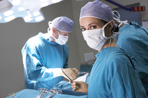 Quirúrgica: cirujanos asociados