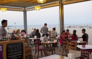 vermut en la playa de barcelona