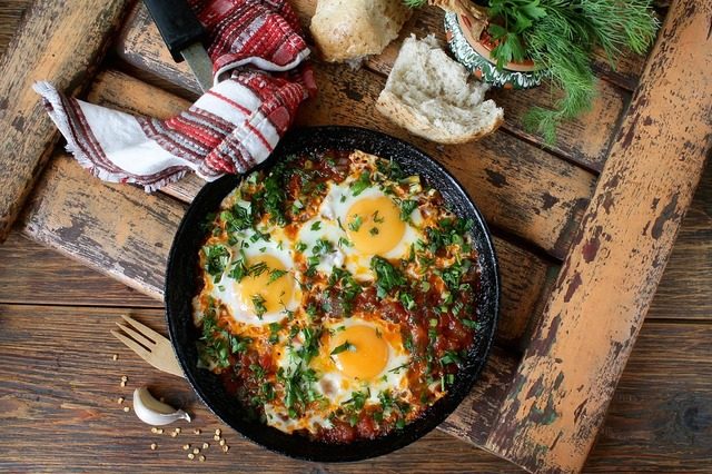 huevos con tomate