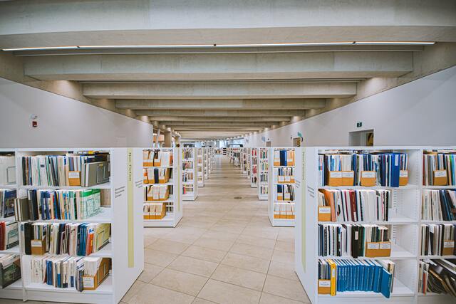 biblioteca vila de gràcia