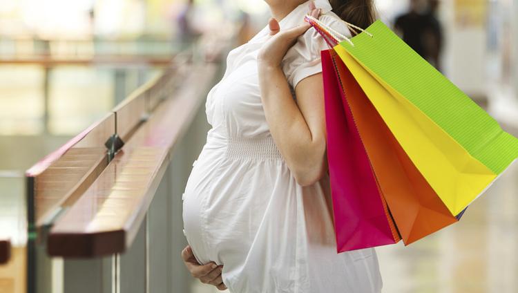 Ropa premamá en rebajas: 23 prendas para lucir durante y después