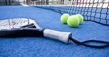 . jugar al padel en barcelona, escuelas de padel en barcelona