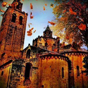 Foto decolorada de una iglesia antigua