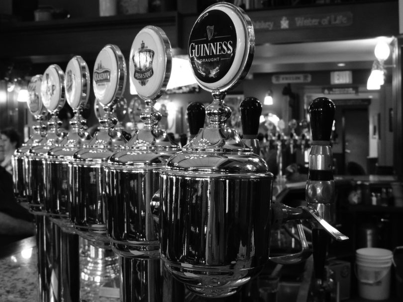 pubs ingleses barcelona, restaurantes ingleses barcelona, fish and chips barcelona, té inglés barcelona,tiendas moda inglesa barcelona, tiendas productos ingleses barcelona