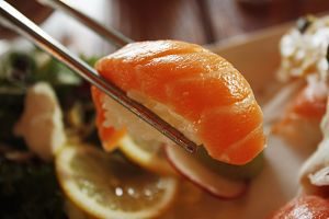 Imagen de una pieza de sushi