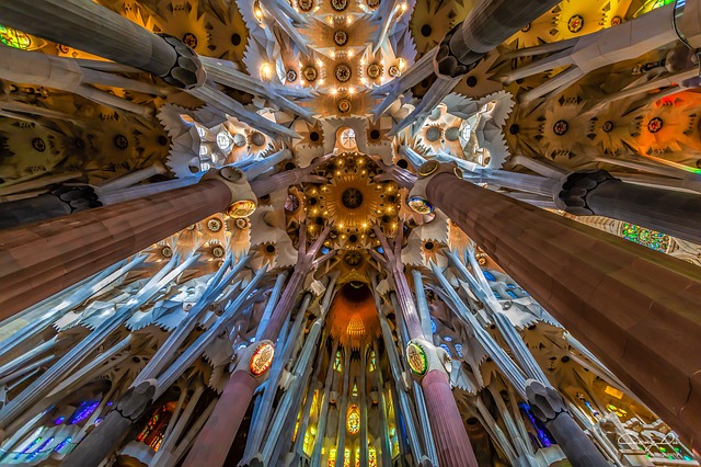 Imagen de la Sagrada Família por dentro