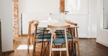 mesa y sillas de comedor
