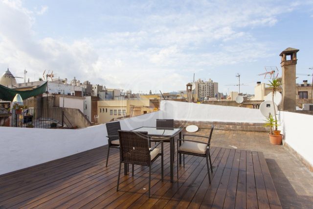 terraza en Ciutat Vella. Piso bonito Barcelona