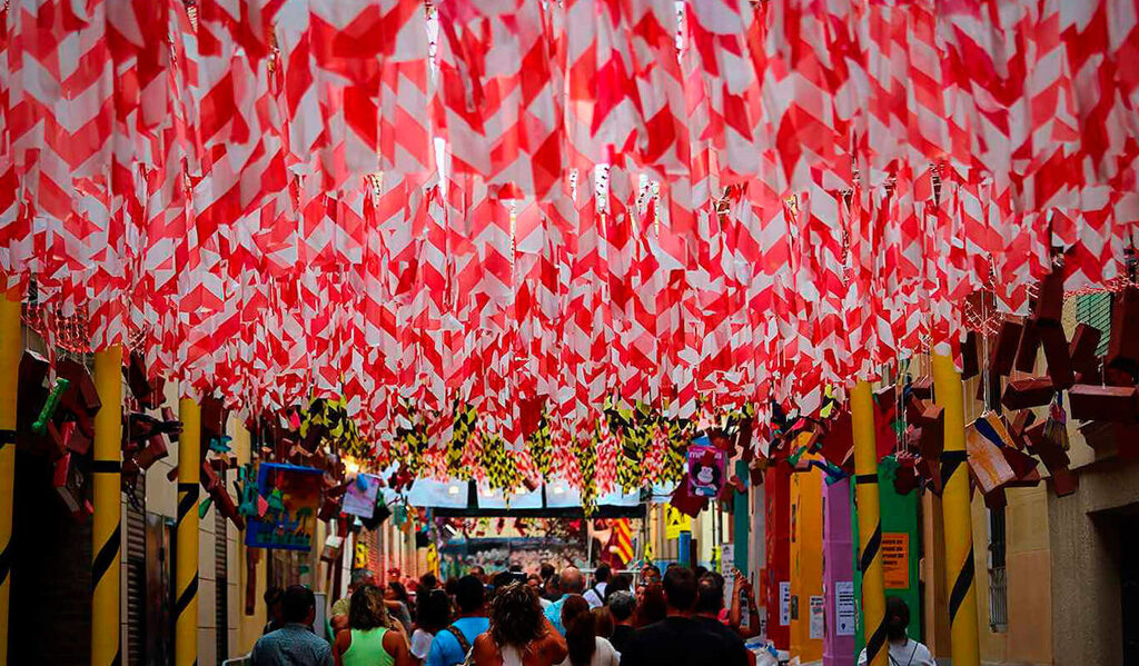 Conoce las fiestas de Sants y descubre este barrio